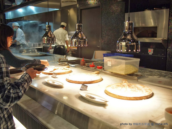 饗食天堂(台中店):【食記】台中西屯-饗食天堂自助美饌-台中遠百店 : 選擇繁多的異國創意料理,吃一圈就撐死啦…