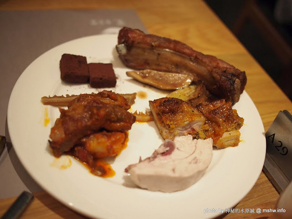 饗食天堂(台中店):【食記】台中西屯-饗食天堂自助美饌-台中遠百店 : 選擇繁多的異國創意料理,吃一圈就撐死啦…