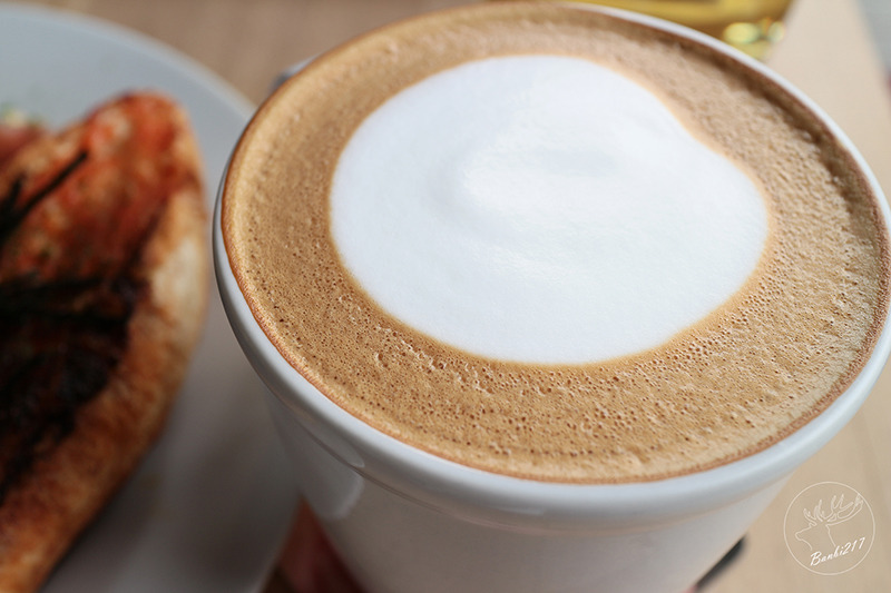 Banbi217 美食旅遊: 目覺咖啡三店 mezamas hikohi (台中西區精誠七街美食、咖啡館、早午餐、下午茶)