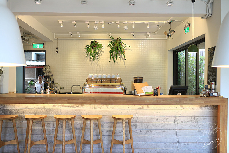 Banbi217 美食旅遊: 目覺咖啡三店 mezamas hikohi (台中西區精誠七街美食、咖啡館、早午餐、下午茶)