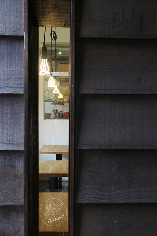 Banbi217 美食旅遊: 目覺咖啡三店 mezamas hikohi (台中西區精誠七街美食、咖啡館、早午餐、下午茶)