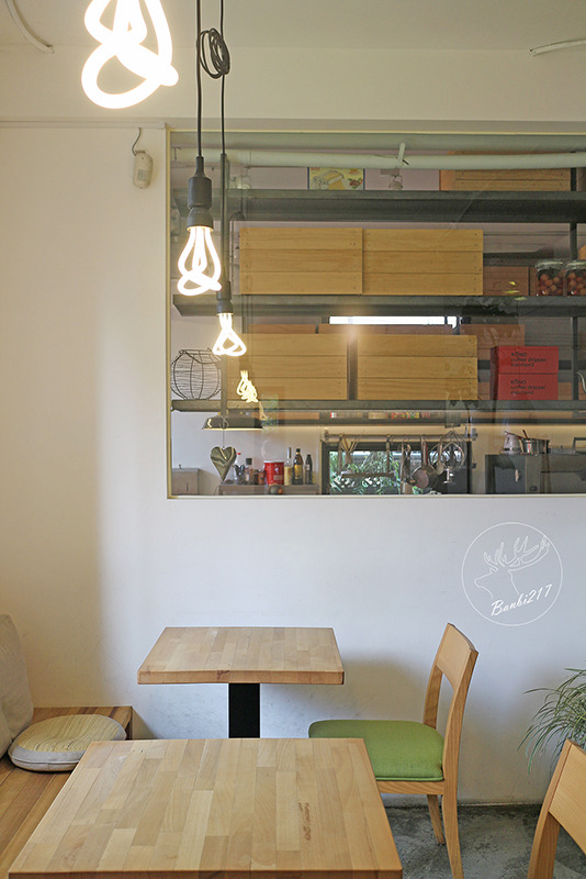 Banbi217 美食旅遊: 目覺咖啡三店 mezamas hikohi (台中西區精誠七街美食、咖啡館、早午餐、下午茶)