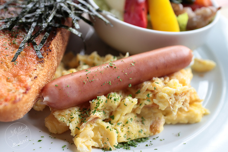 Banbi217 美食旅遊: 目覺咖啡三店 mezamas hikohi (台中西區精誠七街美食、咖啡館、早午餐、下午茶)