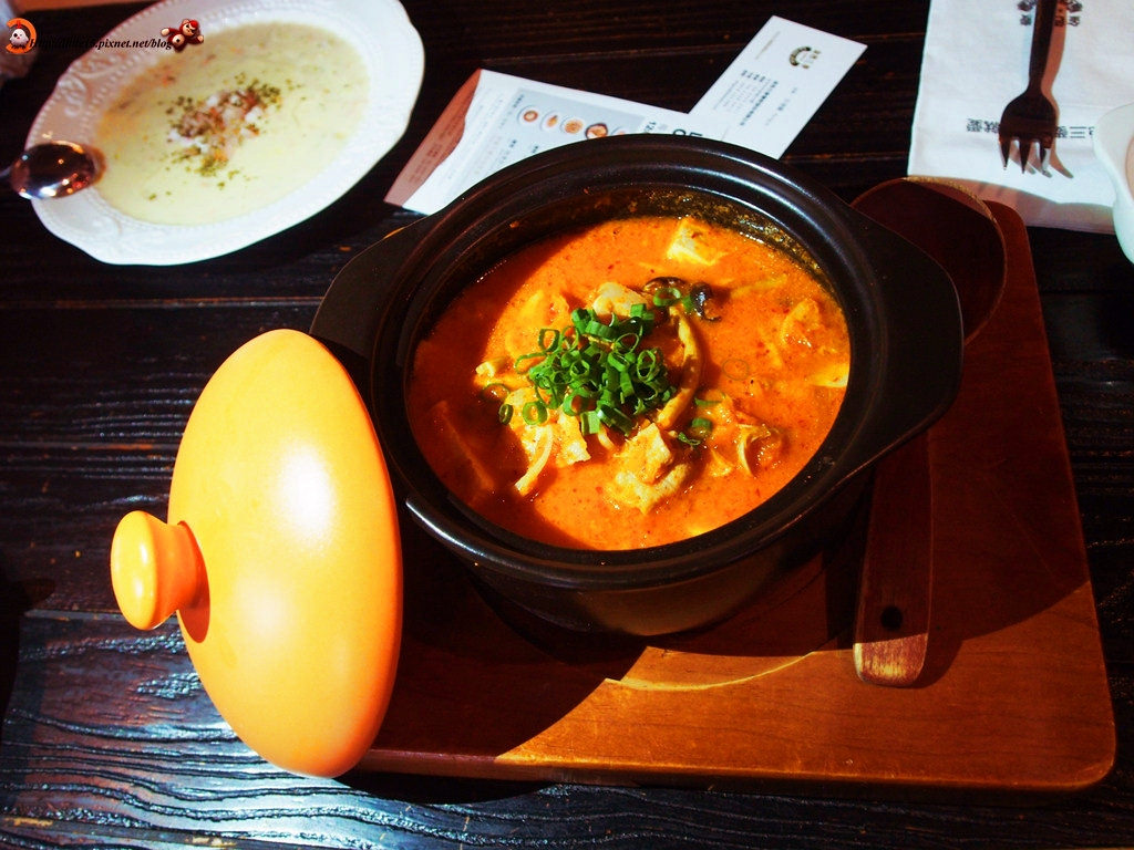 28905580371_a41a7d00c7_b