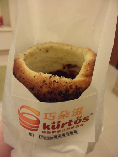 巧朵滋匈牙利煙囪捲專賣店(逢甲總店)：【台中逢甲夜市．點心】煙囪捲☆東歐匈牙利百年傳統點心