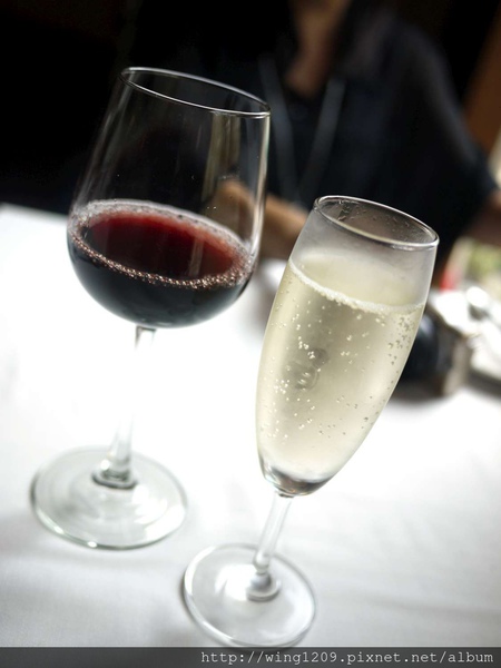 Lawry's勞瑞斯牛肋排餐廳:頂級美味饗宴。【Lawry’s勞瑞斯牛肋排餐廳】