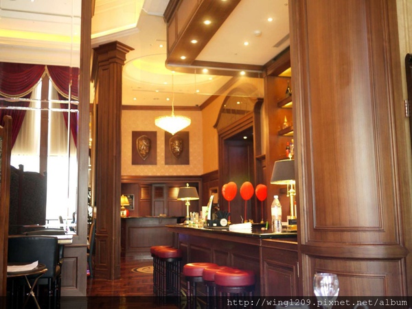 Lawry's勞瑞斯牛肋排餐廳:頂級美味饗宴。【Lawry’s勞瑞斯牛肋排餐廳】