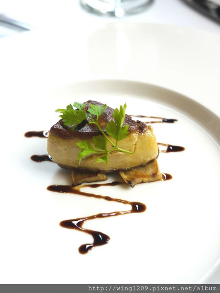 Lawry's勞瑞斯牛肋排餐廳:頂級美味饗宴。【Lawry’s勞瑞斯牛肋排餐廳】