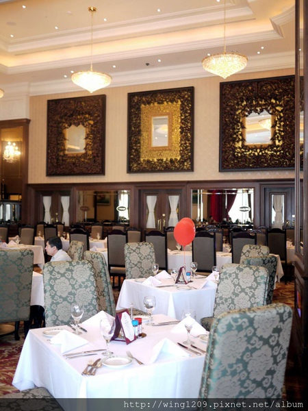 Lawry's勞瑞斯牛肋排餐廳:頂級美味饗宴。【Lawry’s勞瑞斯牛肋排餐廳】