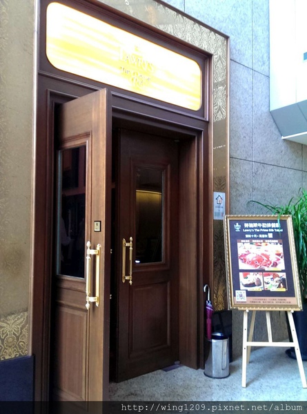 Lawry's勞瑞斯牛肋排餐廳:頂級美味饗宴。【Lawry’s勞瑞斯牛肋排餐廳】