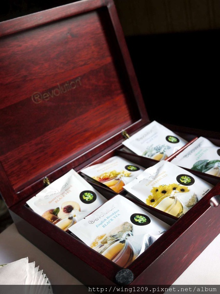 Lawry's勞瑞斯牛肋排餐廳:頂級美味饗宴。【Lawry’s勞瑞斯牛肋排餐廳】