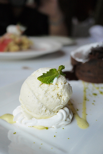 Lawry's勞瑞斯牛肋排餐廳:嚴選食材頂級美味【Lawry’s勞瑞斯牛肋排餐廳】