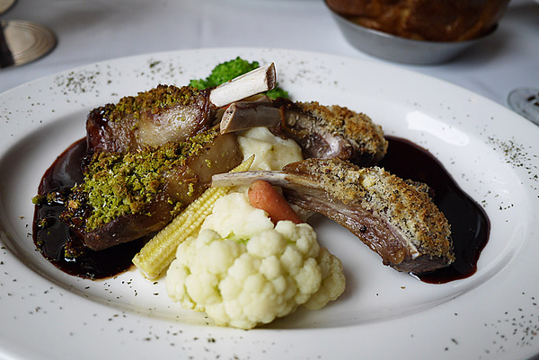 Lawry's勞瑞斯牛肋排餐廳:嚴選食材頂級美味【Lawry’s勞瑞斯牛肋排餐廳】