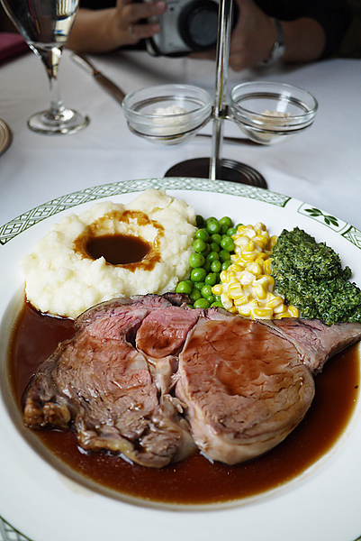 Lawry's勞瑞斯牛肋排餐廳:嚴選食材頂級美味【Lawry’s勞瑞斯牛肋排餐廳】