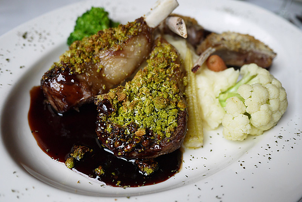 Lawry's勞瑞斯牛肋排餐廳:嚴選食材頂級美味【Lawry’s勞瑞斯牛肋排餐廳】