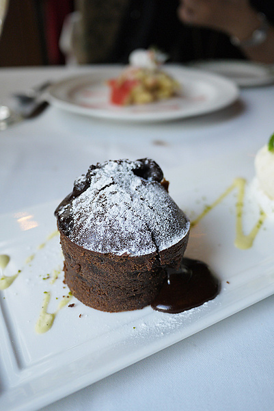 Lawry's勞瑞斯牛肋排餐廳:嚴選食材頂級美味【Lawry’s勞瑞斯牛肋排餐廳】