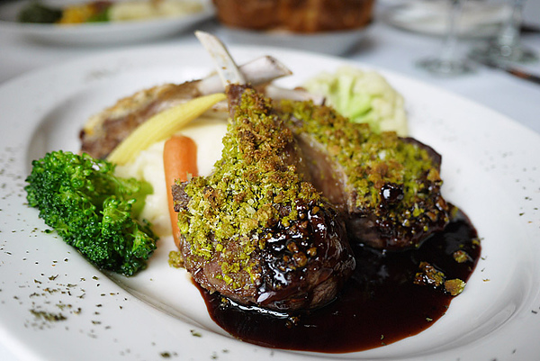 Lawry's勞瑞斯牛肋排餐廳:嚴選食材頂級美味【Lawry’s勞瑞斯牛肋排餐廳】