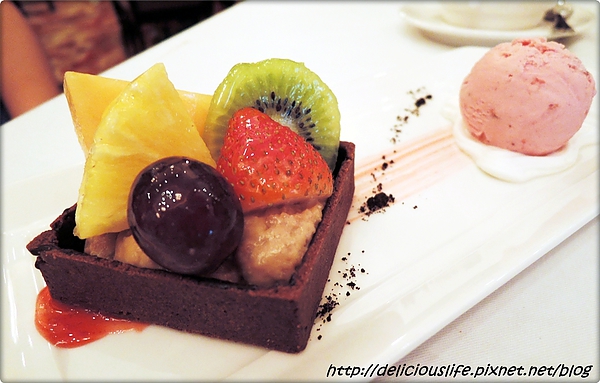 榛果水果脆餅&草莓冰淇淋