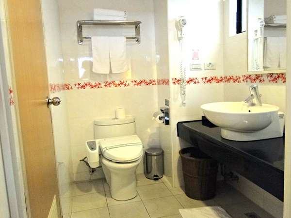 劍潭青年活動中心：台北｜士林景觀住宿 劍潭海外青年活動中心 入住城市御花園絕景 士林夜市走路10分內 超推P&P Cafe早午餐