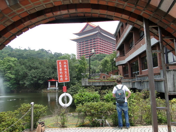 劍潭青年活動中心：台北｜士林景觀住宿 劍潭海外青年活動中心 入住城市御花園絕景 士林夜市走路10分內 超推P&P Cafe早午餐