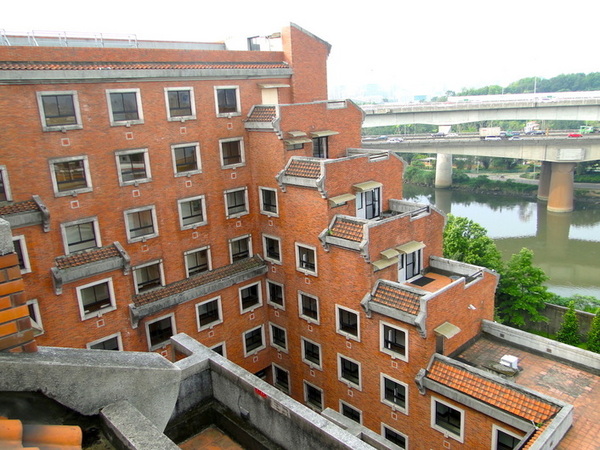 劍潭青年活動中心：台北｜士林景觀住宿 劍潭海外青年活動中心 入住城市御花園絕景 士林夜市走路10分內 超推P&P Cafe早午餐