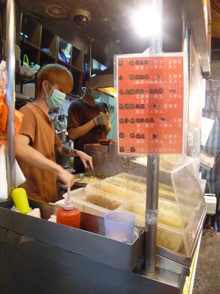 逢甲夜市：【台中】228假期台中行之美食無法吃透透－逢甲夜市