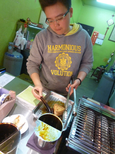 逢甲夜市：【台中】228假期台中行之美食無法吃透透－逢甲夜市