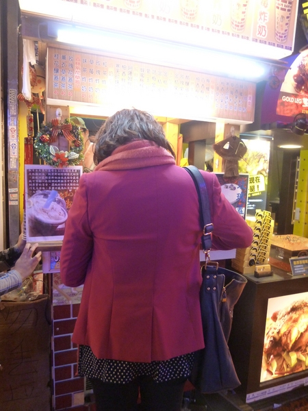 逢甲夜市：【台中】228假期台中行之美食無法吃透透－逢甲夜市