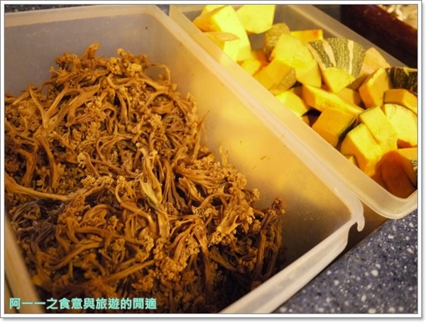 卓也小屋養生館(卓也小屋民宿):苗栗三義美食 卓也小屋蔬食火鍋吃到飽精緻料理~來試試神奇客家漢堡