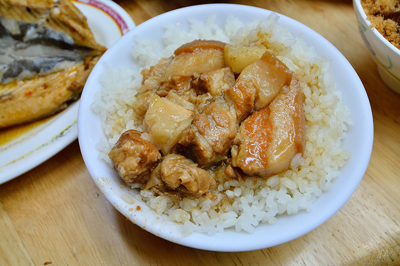北投排隊宵夜:台南滷三塊五花肉飯,虱目魚肚,魚鬆滷肉飯,捷運石牌站