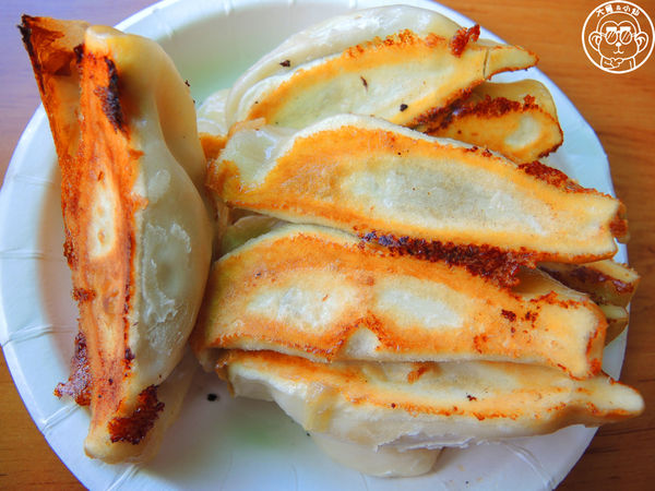 阿財鍋貼水餃專賣店：呷飽祙【台北北投･阿財鍋貼】高人氣爆漿鍋貼