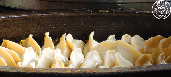 阿財鍋貼水餃專賣店：呷飽祙【台北北投･阿財鍋貼】高人氣爆漿鍋貼