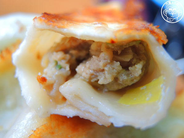 阿財鍋貼水餃專賣店：呷飽祙【台北北投･阿財鍋貼】高人氣爆漿鍋貼