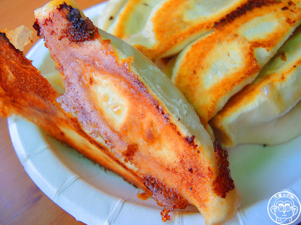 阿財鍋貼水餃專賣店：呷飽祙【台北北投･阿財鍋貼】高人氣爆漿鍋貼