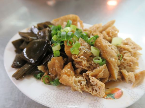 粟家牛肉麵：[北投在地美食]台北 粟家牛肉麵~牛肉麵比賽常勝軍之牛肉麵