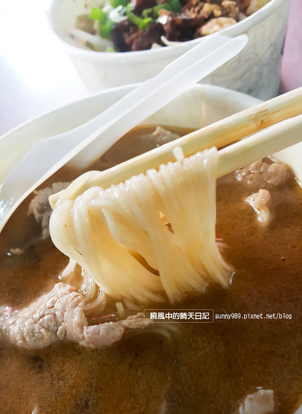 晴光市場 麻油食補:【晴光市場 | 麻油麵線】秋天美食 來碗暖心的麻油麵線吧~~