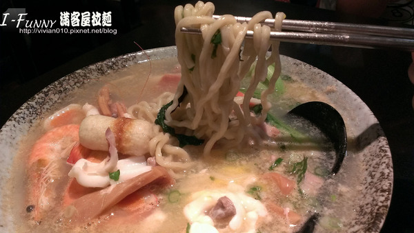 滿來滿拉麵(原滿來溫泉拉麵):{艾方妮愛吃}【北投】滿來滿?滿客屋拉麵-台式口味