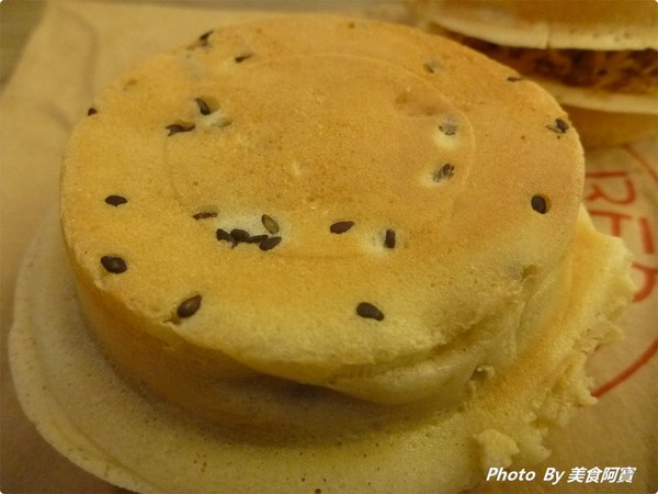 晴光紅豆餅:【台北市】晴光市場排隊名店爆餡紅豆餅「晴光紅豆餅」