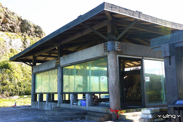 綠島朝日溫泉：［台東綠島］海天一色。蔚藍美景【朝日溫泉】露天海水溫泉泡湯趣