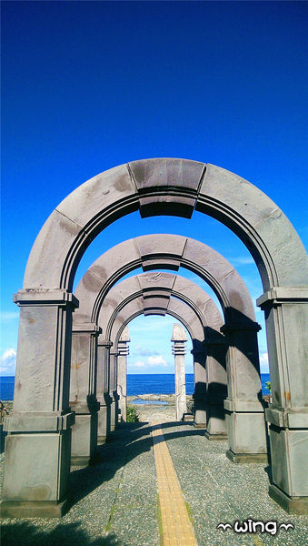 綠島朝日溫泉：［台東綠島］海天一色。蔚藍美景【朝日溫泉】露天海水溫泉泡湯趣
