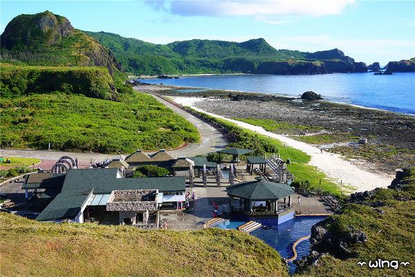 綠島朝日溫泉：［台東綠島］海天一色。蔚藍美景【朝日溫泉】露天海水溫泉泡湯趣