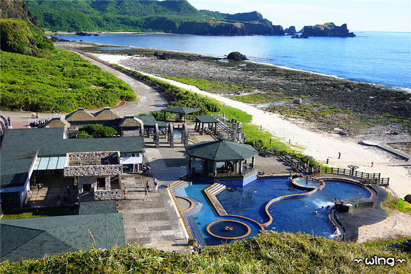 綠島朝日溫泉：［台東綠島］海天一色。蔚藍美景【朝日溫泉】露天海水溫泉泡湯趣