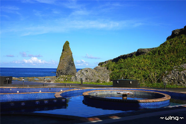綠島朝日溫泉：［台東綠島］海天一色。蔚藍美景【朝日溫泉】露天海水溫泉泡湯趣