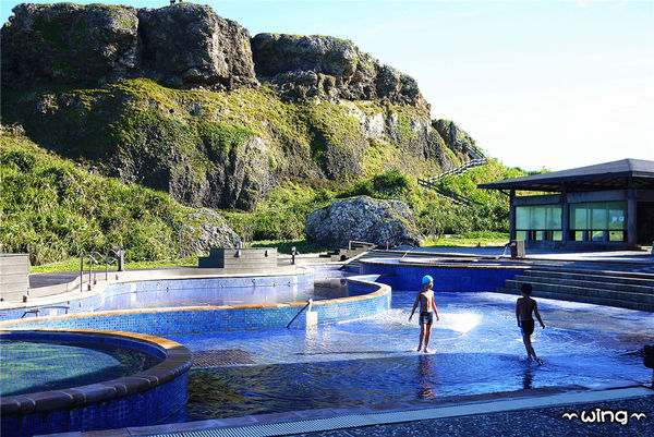 綠島朝日溫泉：［台東綠島］海天一色。蔚藍美景【朝日溫泉】露天海水溫泉泡湯趣