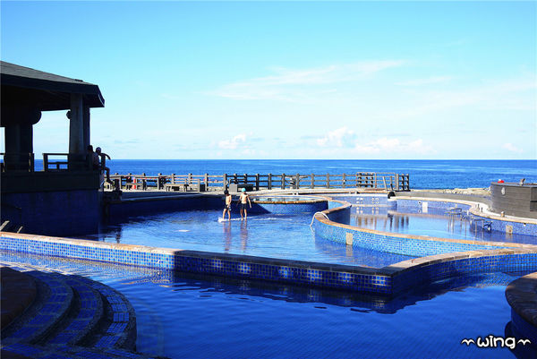 綠島朝日溫泉：［台東綠島］海天一色。蔚藍美景【朝日溫泉】露天海水溫泉泡湯趣