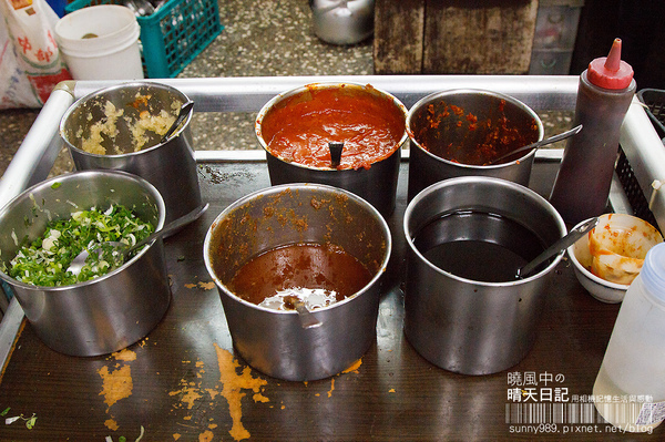 大腳阿公臭臭鍋：【石牌|大腳阿公】體貼錢包的平價小火鍋好滋味