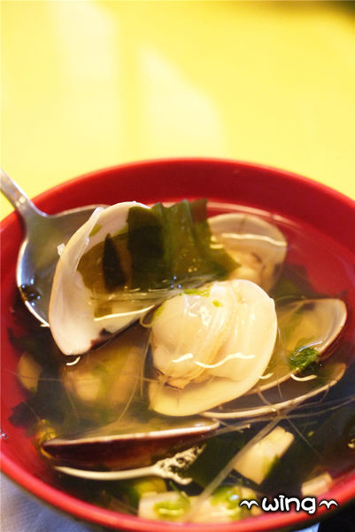 高樂餐飲-鐵板料理 與 小高玉迴轉壽司：［台北信義區］美味海鮮饗宴。【高樂餐飲-鐵板料理 與 小高玉迴轉壽司】炙燒握壽司/生魚片/海膽山藥細麵/胡麻豆腐體驗(捷運南港展覽館站美食餐廳)。