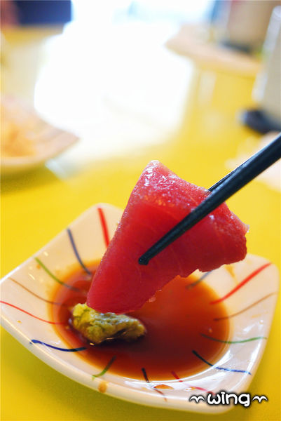 高樂餐飲-鐵板料理 與 小高玉迴轉壽司：［台北信義區］美味海鮮饗宴。【高樂餐飲-鐵板料理 與 小高玉迴轉壽司】炙燒握壽司/生魚片/海膽山藥細麵/胡麻豆腐體驗(捷運南港展覽館站美食餐廳)。