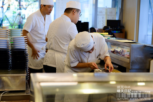高樂餐飲-鐵板料理 與 小高玉迴轉壽司：【口碑券| 高樂 小高玉迴轉壽司】食材實在美味滿點 賓至如歸的友善餐廳