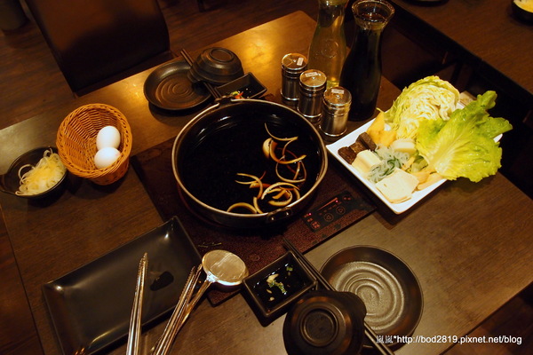 潮肉壽喜燒:【台北南港】潮肉壽喜燒-多元化的壽喜燒吃法,讓你吃不膩!吃完還可以逛逛五分埔喔